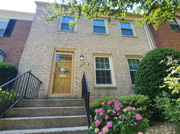 3124 Barnard Ct, Fairfax, VA 22031