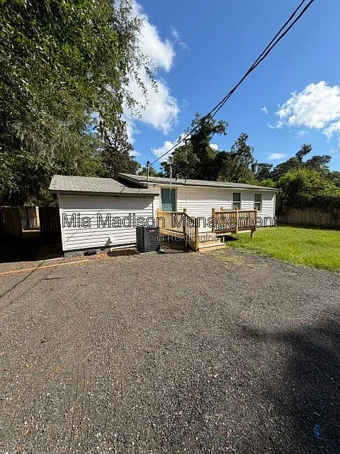 3 bed, 1.0 bath, 850 sqft, $1,650 — Photo 3