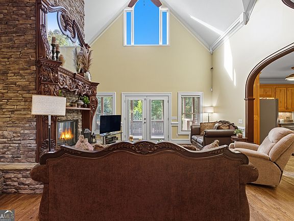 11th image of 1091 Echota Rd