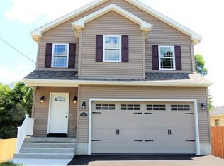 21 Gladstone St, Springfield, MA 01109