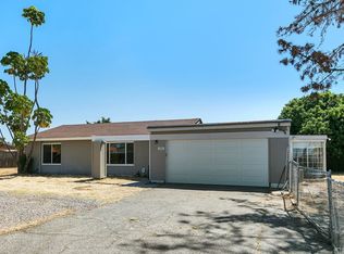 818 La Strada Dr, Fallbrook, CA 92028