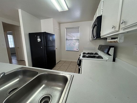 4th image of 5521 Ramirez St