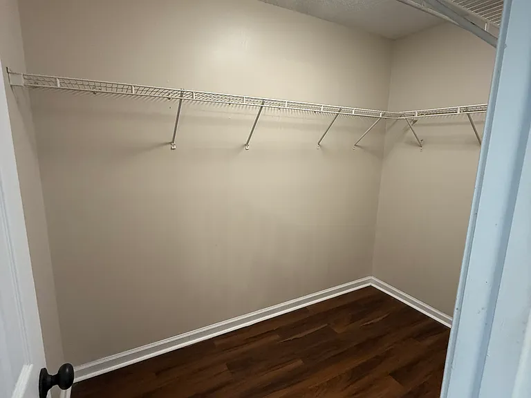 7519 Sugarcreek Dr — Photo 13