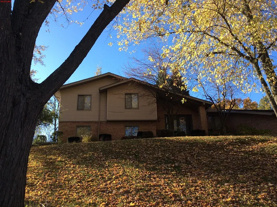 5745 Evergreen Ave photo 1