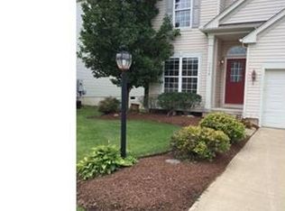 9668 Sunray Dr, Olmsted Falls, OH 44138