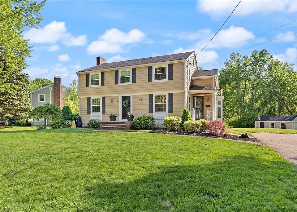 1st image of 256 Linden St