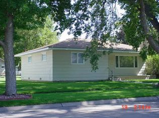 1211 Avenue C, Gothenburg, NE 69138