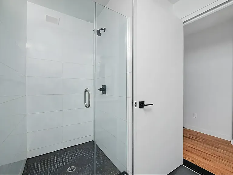 1950 Amsterdam Ave #2B — Photo 9