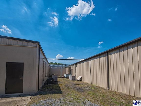 3rd image of 213 N Marquis Hwy