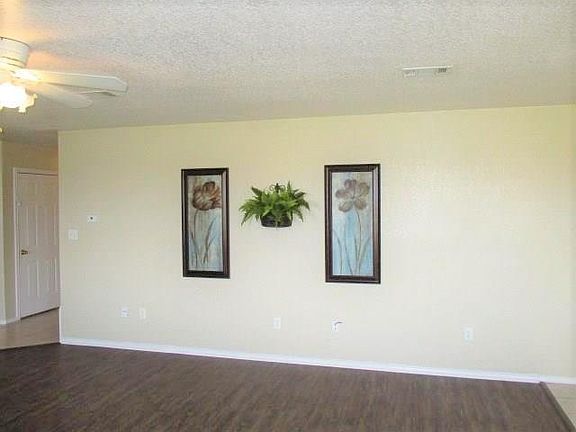 3rd image of 209 Bobbie Ann Ct