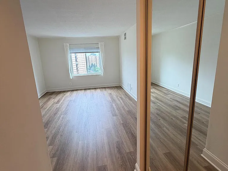 8370 Greensboro Dr #1019 — Photo 31
