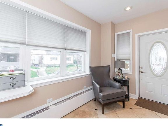 3rd image of 1131 Wilson Dr