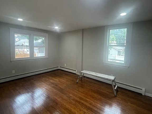 2nd image of 141 Liberty St #2R