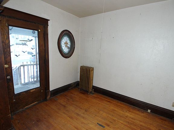 3rd image of 3015 29th Ave S
