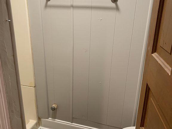 3rd image of 209 W Pine St APT 4
