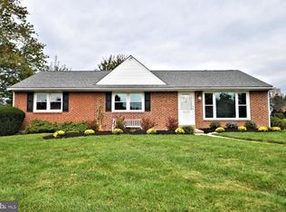 1 Colonial Cir, Norristown, PA 19401