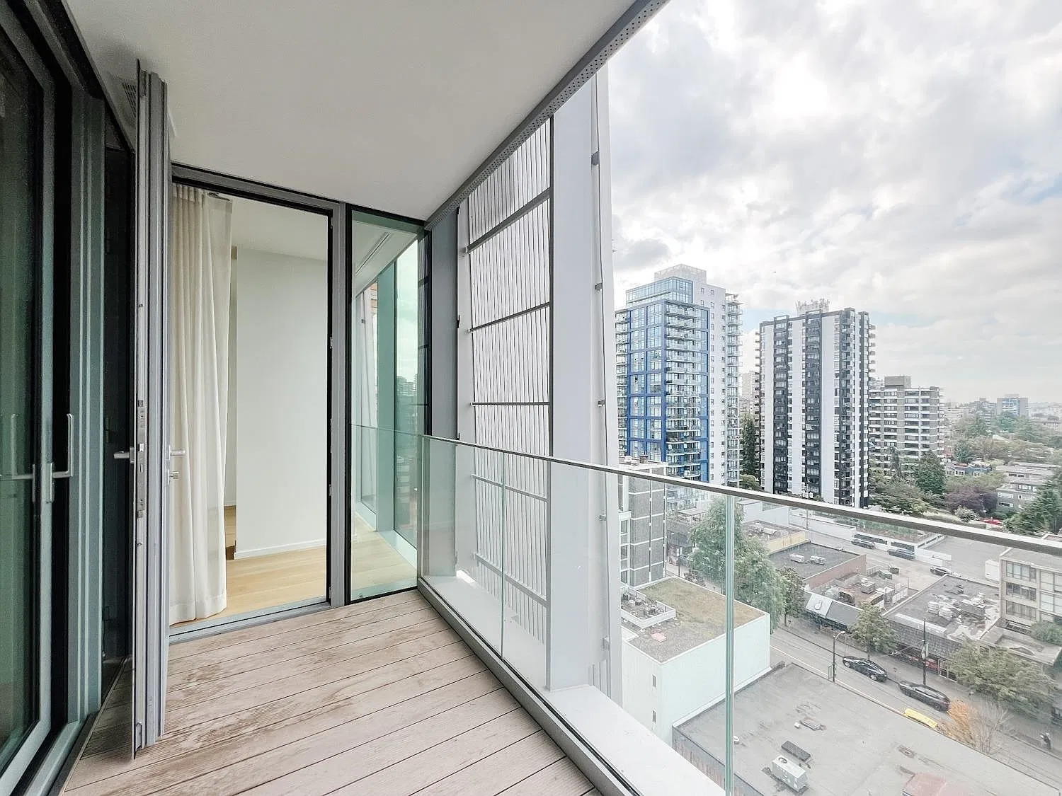 1 bed, 784 sqft, $3,295 — Photo 2