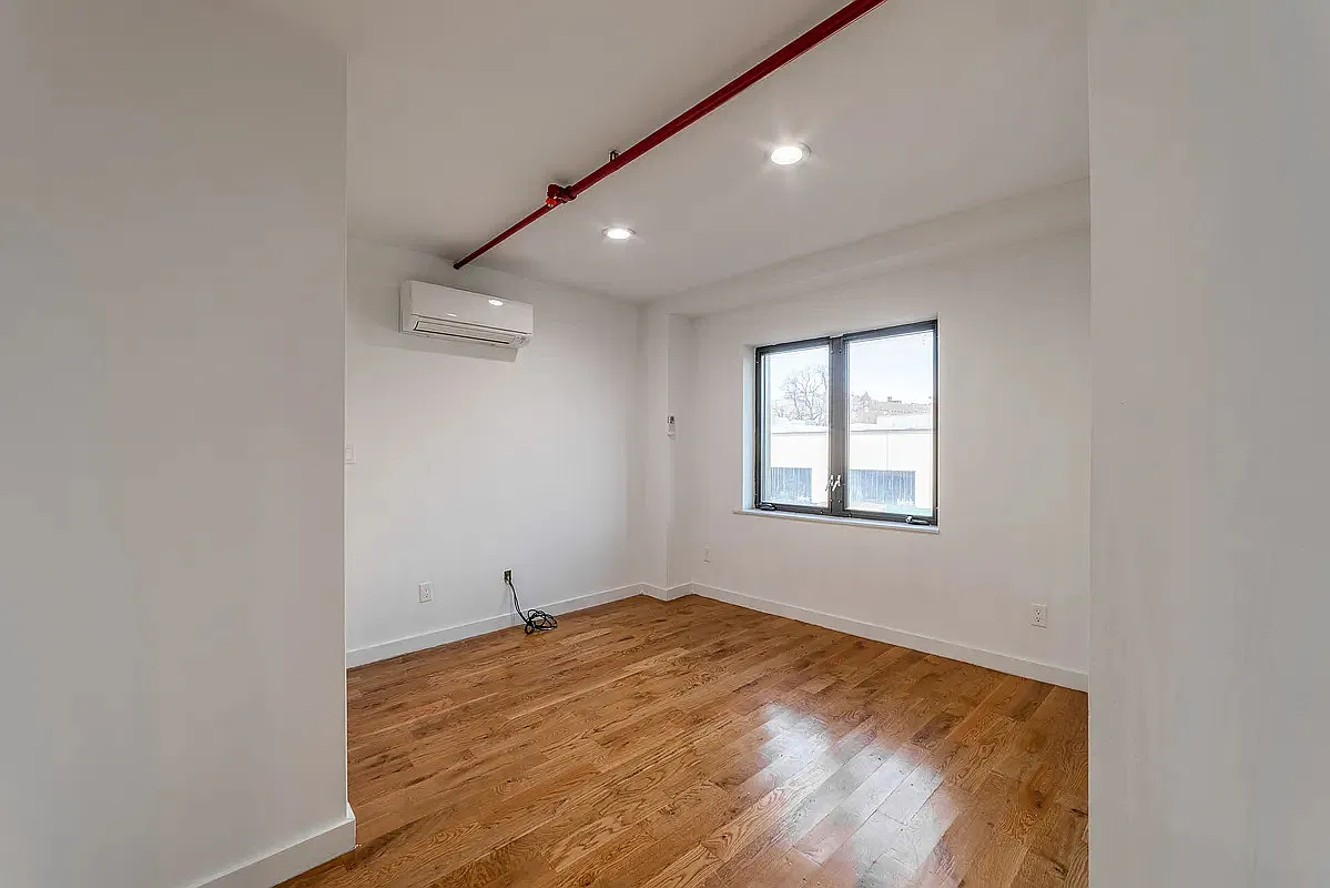 850 Flatbush Avenue — Photo 4