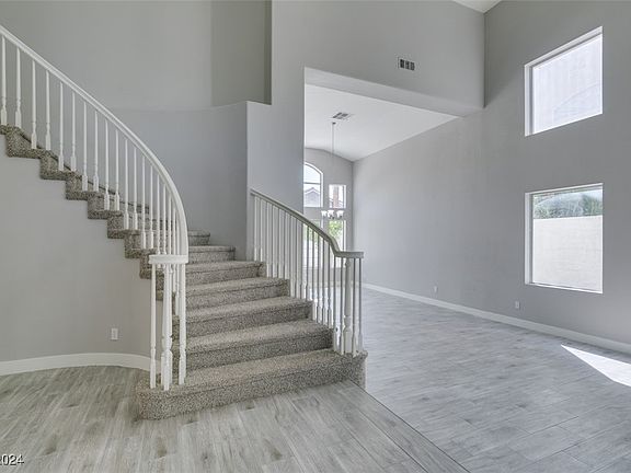 3rd image of 267 Antelope Village Cir