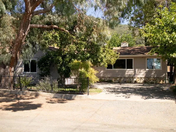 2448 Hendricks Dr, Lucerne, CA 95458