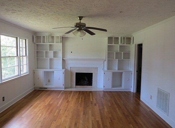 2nd image of 2714 Northwoods Dr N