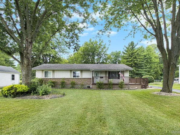 2100 Carleton West Rd, Carleton, MI 48117