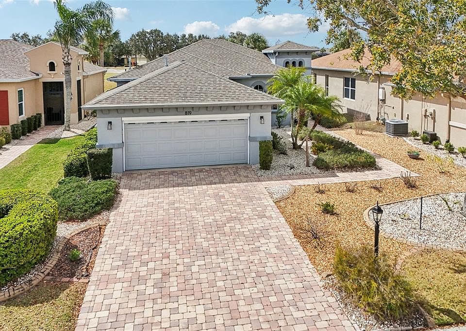 1st image of 819 Regal Manor Way