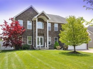 3440 Lakewood Dr, North Tonawanda, NY 14120