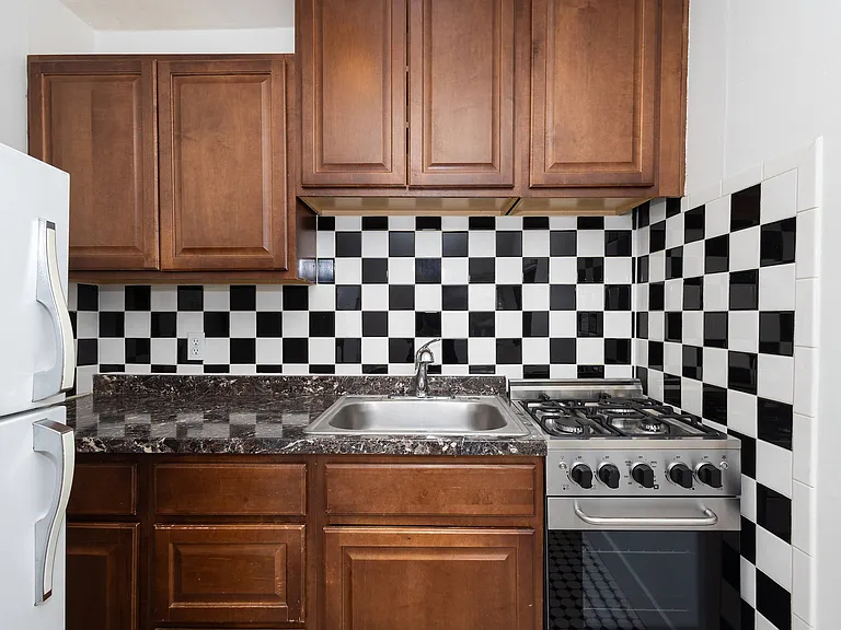 Cross Park Apartments — Photo 42