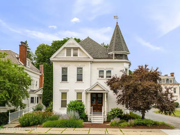 437 E Allen Street, Hudson, NY 12534
