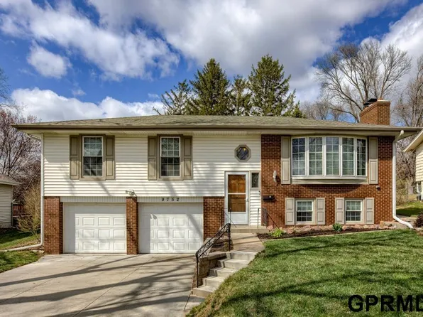 9752 Cady Ave, Omaha, NE 68134