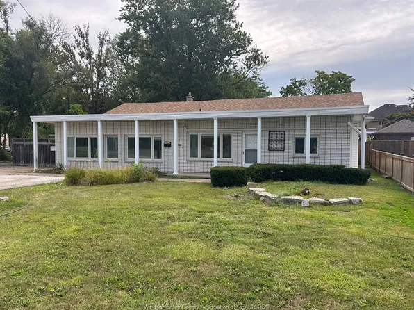 4360 Howard Ave, Windsor, ON N9G 1P4