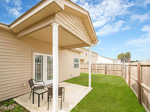 5th image of 2304 Sweet Bay Drive #A