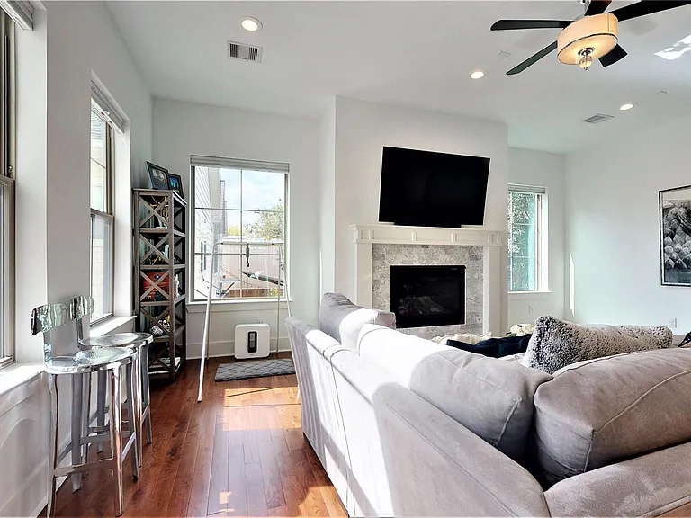 5422 Darling St #C — Photo 14