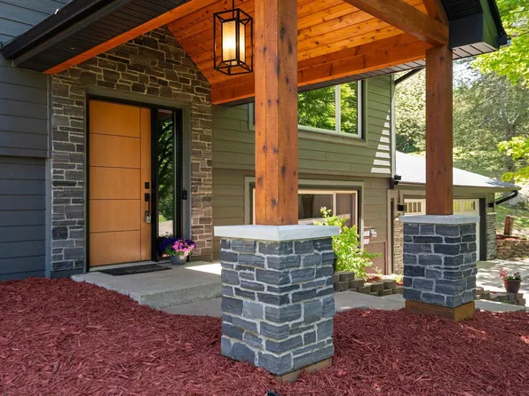 7355 Woodland Trl, Rockford, MN 55373