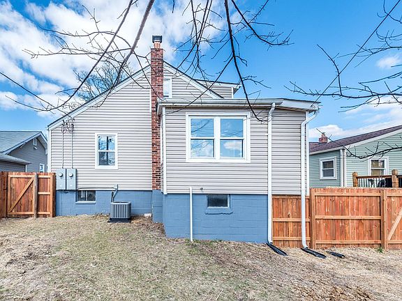 4th image of 7544 Flora Ave