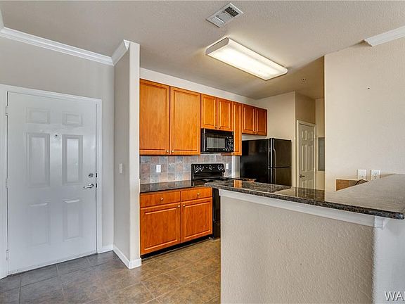 2nd image of 600 13th St Unit 631