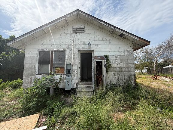 3rd image of 436 Lakeside Dr