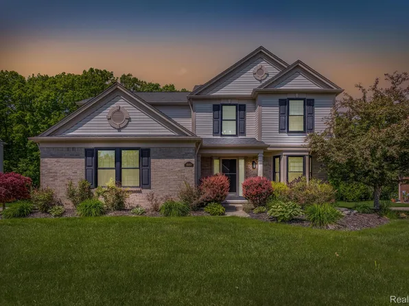 48464 Greenwich Ln, Canton, MI 48188