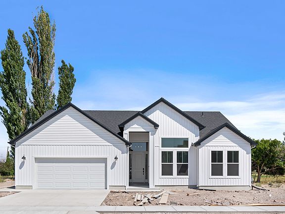 Finished home photos are representational images only. See sales agent for details.