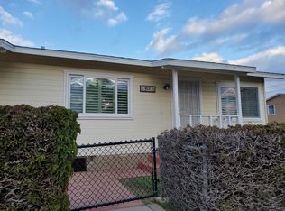 402 Santa Barbara St #B, Oceanside, CA 92058