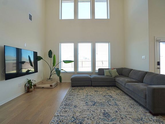 3rd image of 208 Monteforte Rd