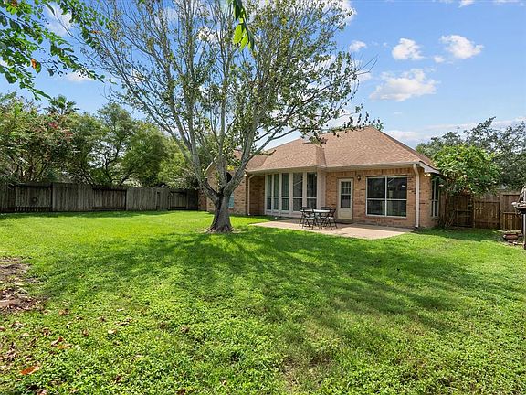 5th image of 1426 Bay Berry Lane