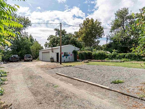 2nd image of 2301 W 1st Ave