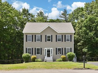3 Poe Cres, Tyngsboro, MA 01879