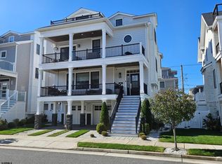 102 S Essex Ave, Margate, NJ 08402