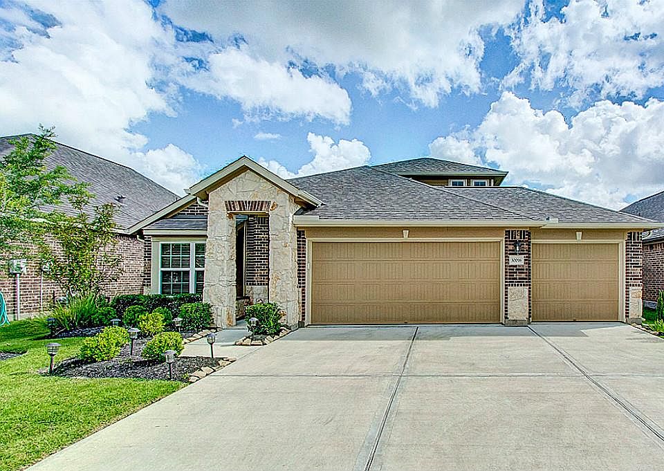 1st image of 30016 Willow Brook Ln