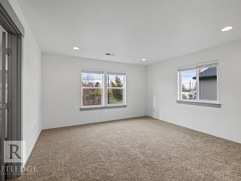 347 Lozier Ln — Photo 12