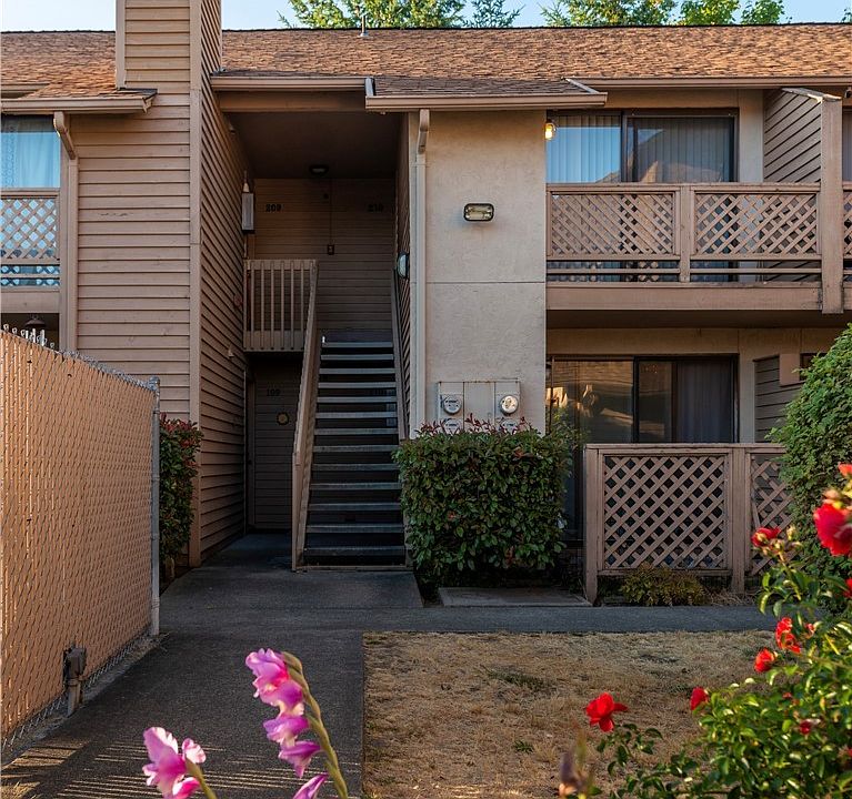 1st image of 12434 Ambaum Blvd SW Unit B-210