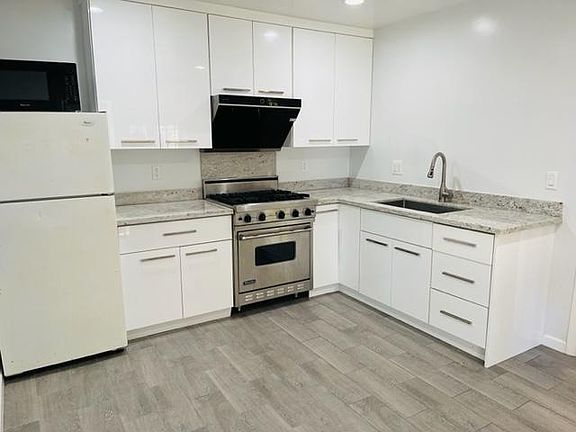 5th image of 540 Darien Way